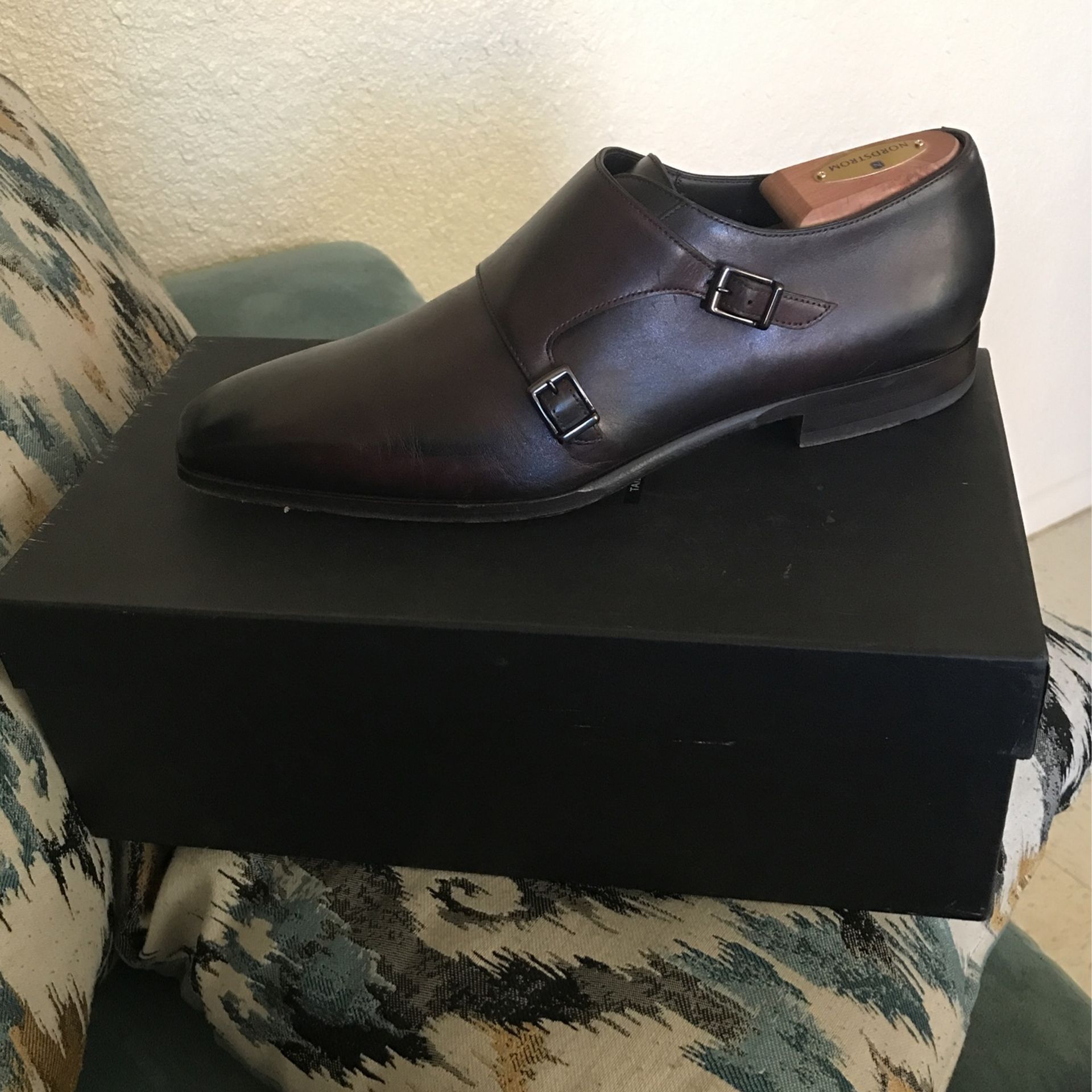 Dresse Shoes Size 10