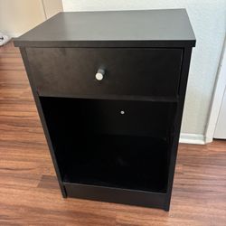 Nightstand With 1-Drawer