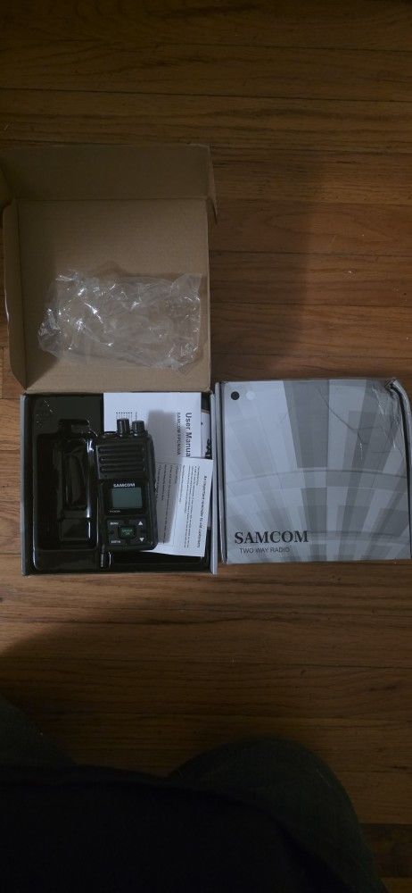 Samcom  Handheld Rechargeable 2Way Radio Walkie 