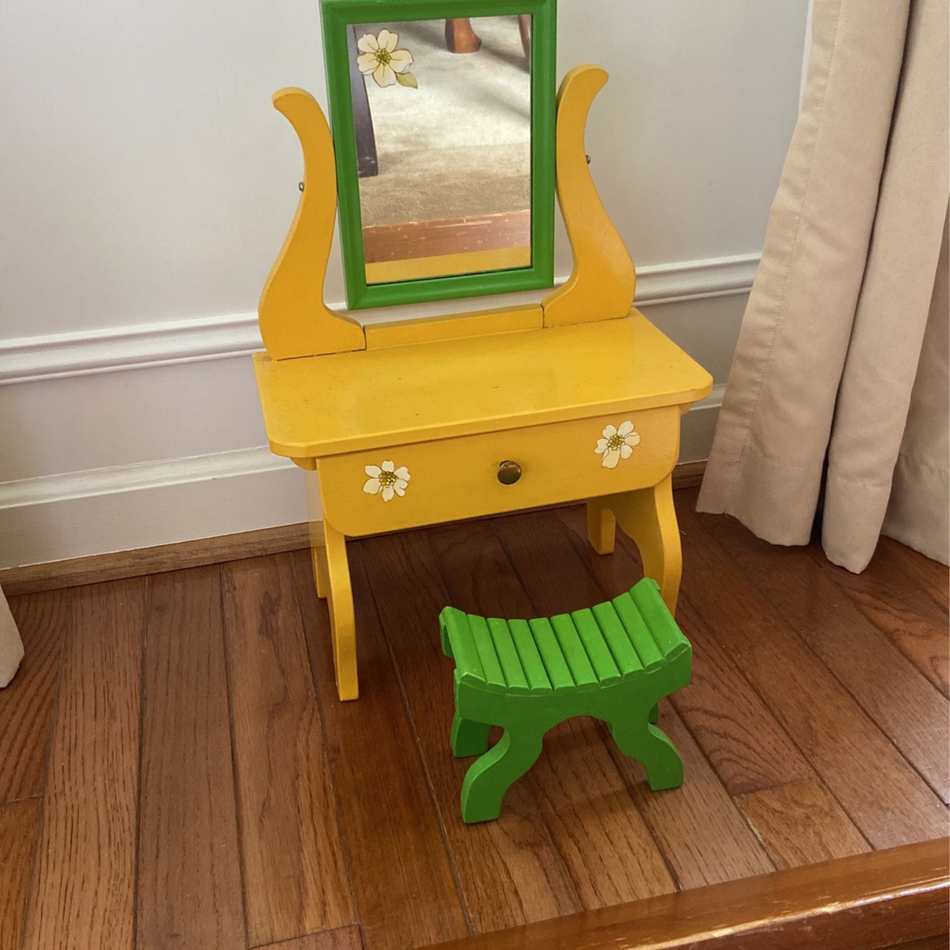 Antique Doll Vanity