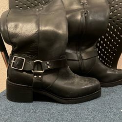 Crown Vintage Boots