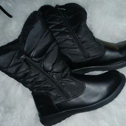 New Totoes  Boots 9w