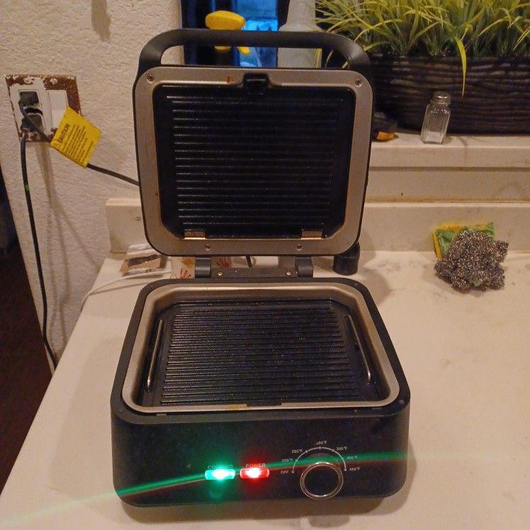 SHAQ 3-in-1 Smokeless Grill and Press Panini Damsel Sandwich