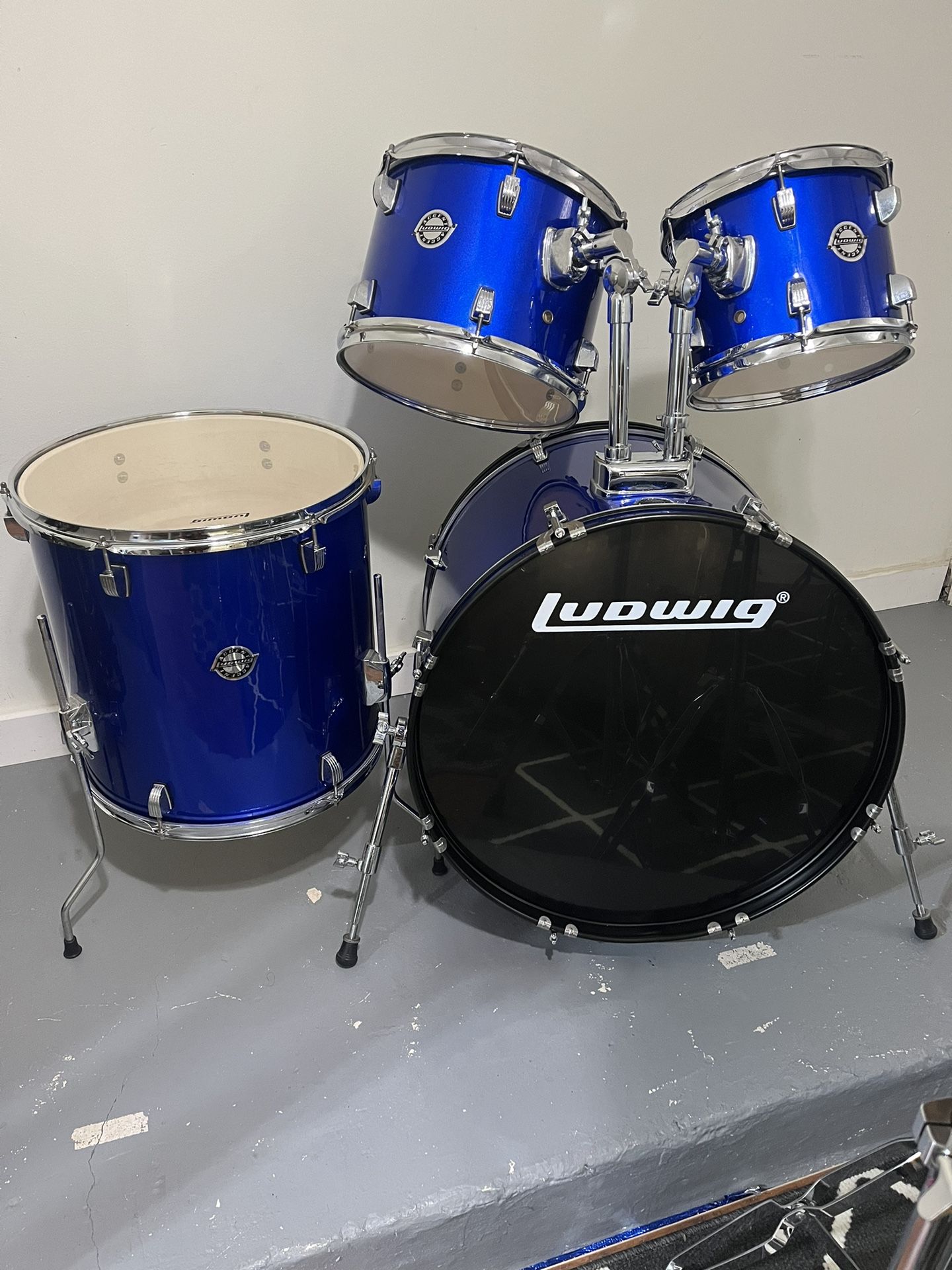 Ludwig Accent Drum Set