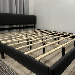 KING SIZE BED FRAME FREE
