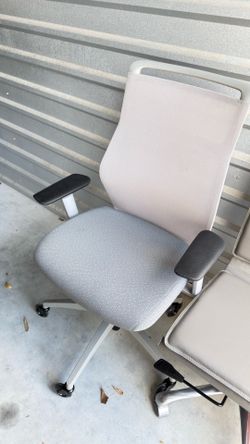 Desk chair