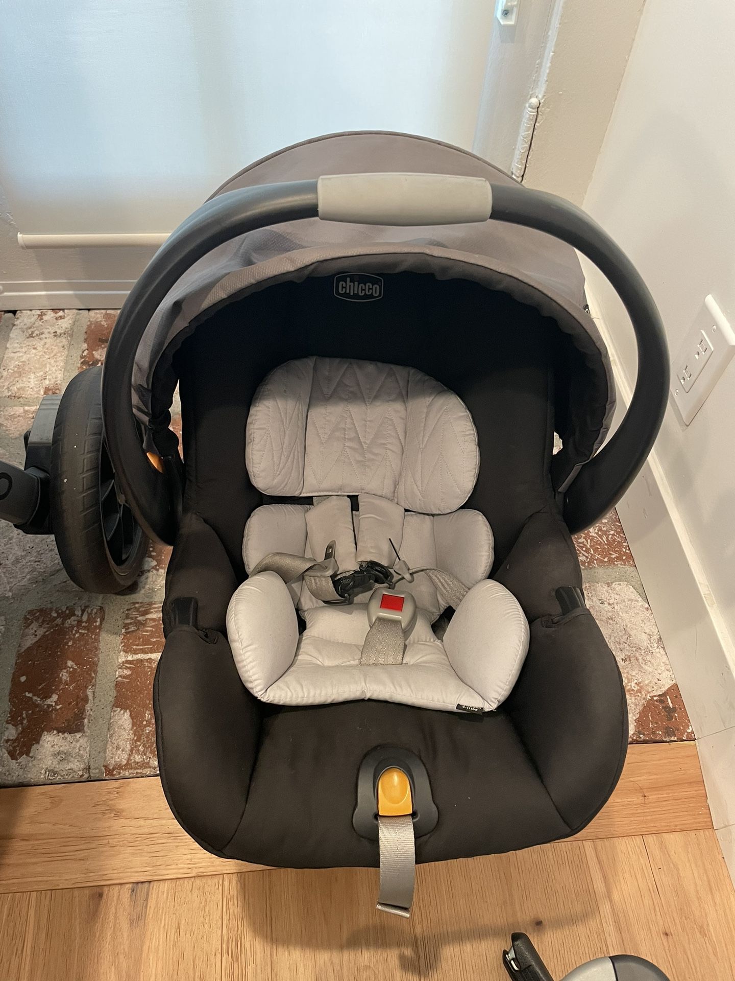Chicco Stroller & Car Seat