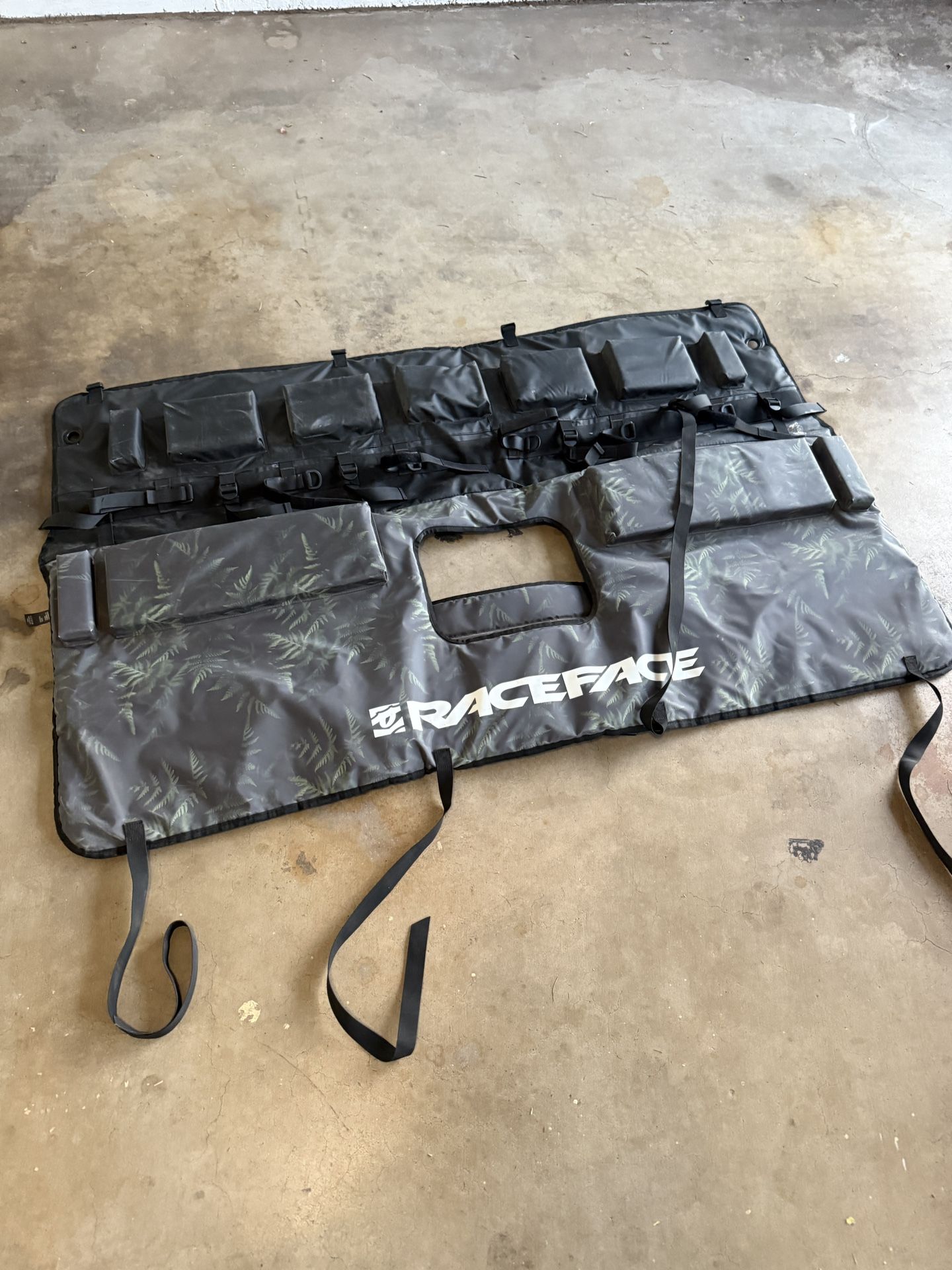 Raceface Mountain Bike Tail Gate Pad Full Size
