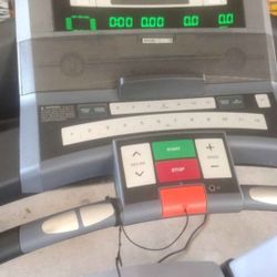 Treadmill-Healthrider club softtrack treadmill