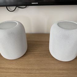 Apple HomePods 2