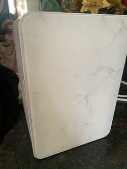 Mini. Refrigerador.  Para Maquillaje 