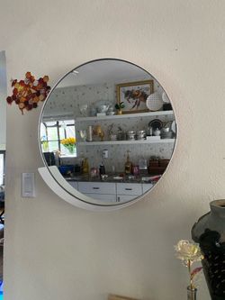 Cute circular mirror