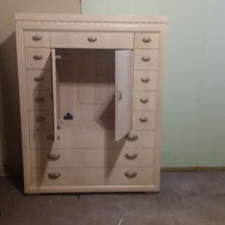 Door Chest "Oakwood" in Good condition
