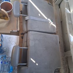 2003 Chevy Tahoe 3rd row seats