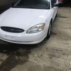 2003 Ford Taurus