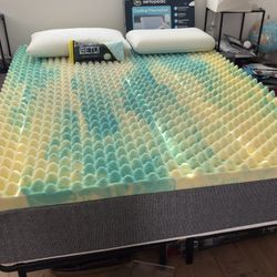 Queen Mattress W/Topper