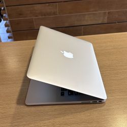 Apple MacBook Air 13” i5/8GB/256GB SSD $180 