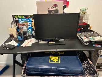 Gaming desk