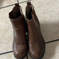 Brown Ankle Boots – Size 7