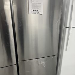 31 Inches Wide Counter Depth Refrigerator 