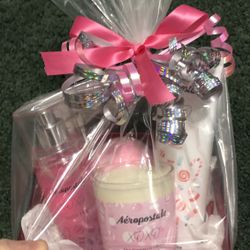 LADIES HOLIDAY GIFT BASKET