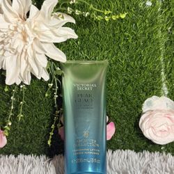 Victoria's Secret Archives Pear Glacé Lotion 236mL Sugared Pear Dewy Melon Scent