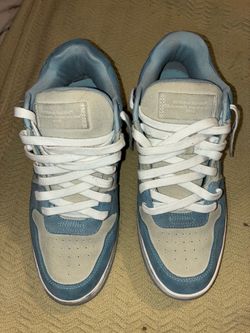 Off-White Sneakers (44)