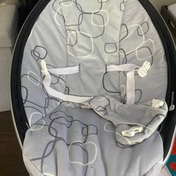 4 moms mamaroo + newborn
insert