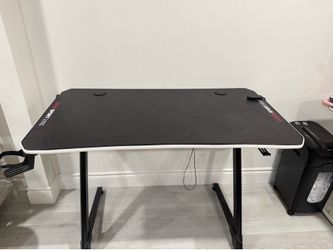 Computer gaming desk
