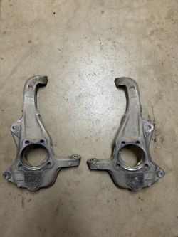 GMC Sierra spindles