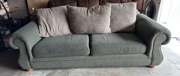 COMFY GREEN FABRIC COUCH