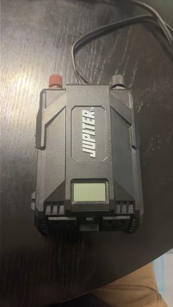 Black Jupiter 750 Watt continuous/1500 for vehicle 12v battery