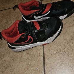 Boys Nike Shoes $10 2y