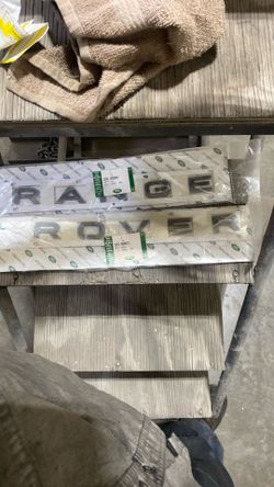 RANGE ROVER nameplate/emblem 