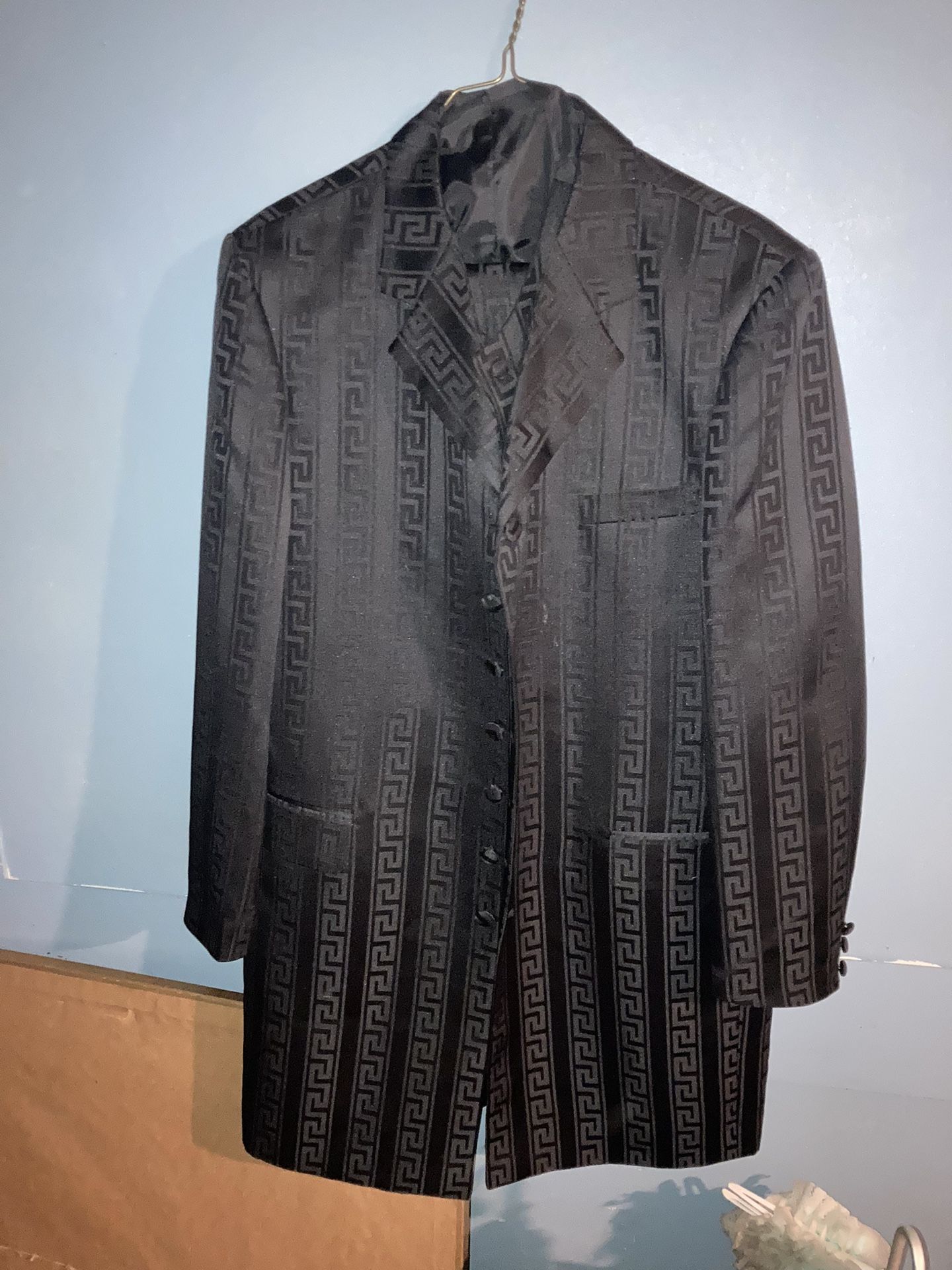 Suits 42R 35 W