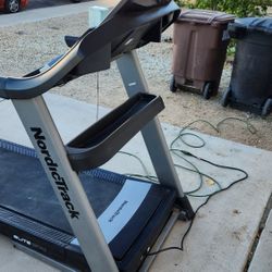 NordicTrack Elite 900 Treadmill