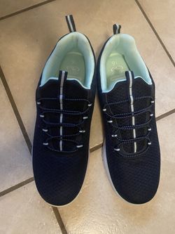 9 1/2 Womens Dark Blue Sneakers