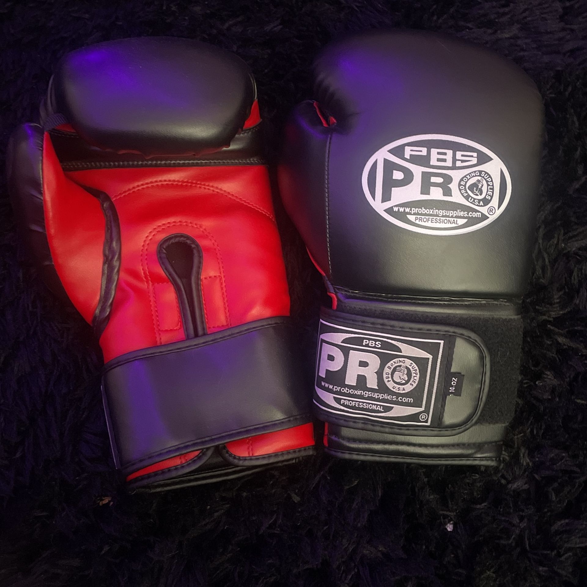 PRO Professional 14oz Boxing Gloves
