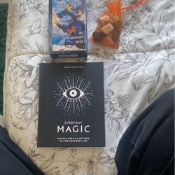 Tarot Cards / Book / Crystals