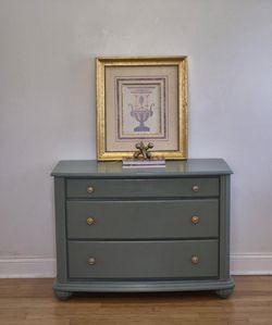 Flash Sale: Mother's Day Sale on Furniture Pieces.