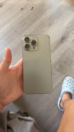 I phone 15 pro max CRACKED