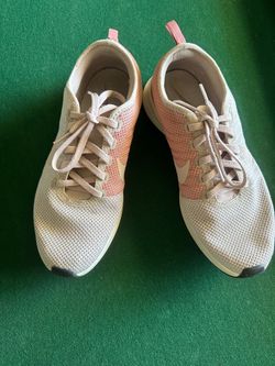Nike Women's Pink Sneakers