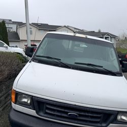 2005 Ford E-250