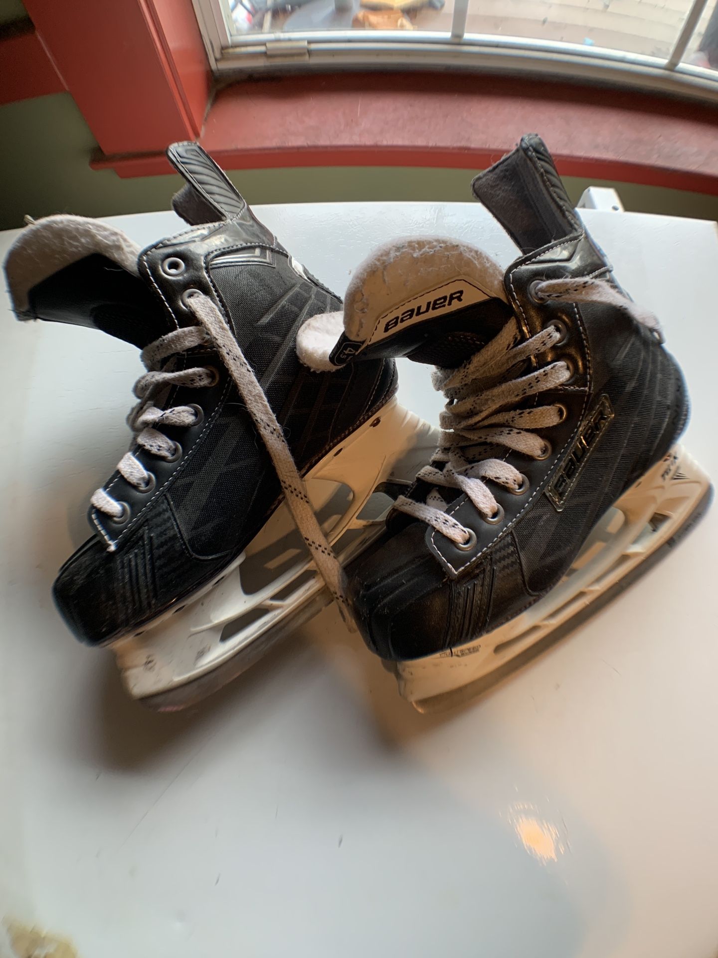 Bauer Nexus 1000 Size 4.5 Ice Hockey Skates