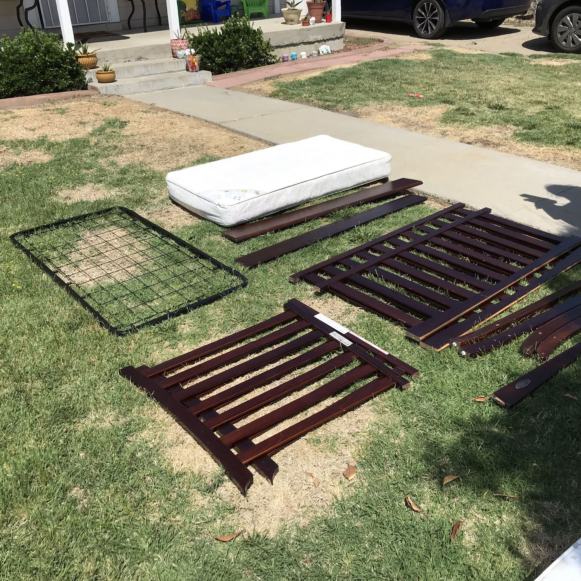 Graco Lennon in Convertible Crib/ Espresso