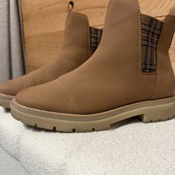 TOMS WOMENS BOOTS