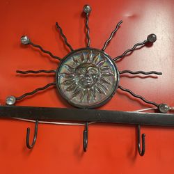 New 🌞 Opaque Sun 5 Hook Keychain wall holder rack. 12.5”W Artisan Mexico