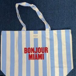 Tote bags