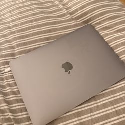 MacBook Air M1 2020 – 8GB RAM – Excellent Condition