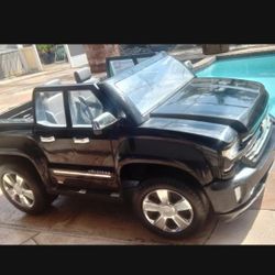 Kids Electric 12v Chevy Silverado truck battery & charger Included No Remote.